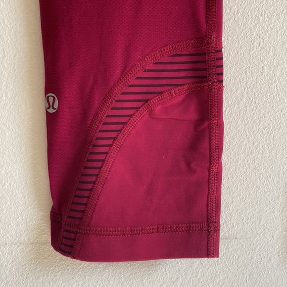 Lululemon Size 4 Inspire Crop II Bumble Berry Maroon Hyperstripe Bordeaux Drama - Picture 6 of 7